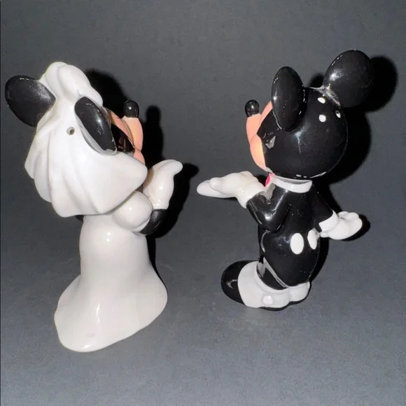 Disney Parks Wedding Mickey & Minnie Salt & Pepper Shakers - Picture 2 of 6